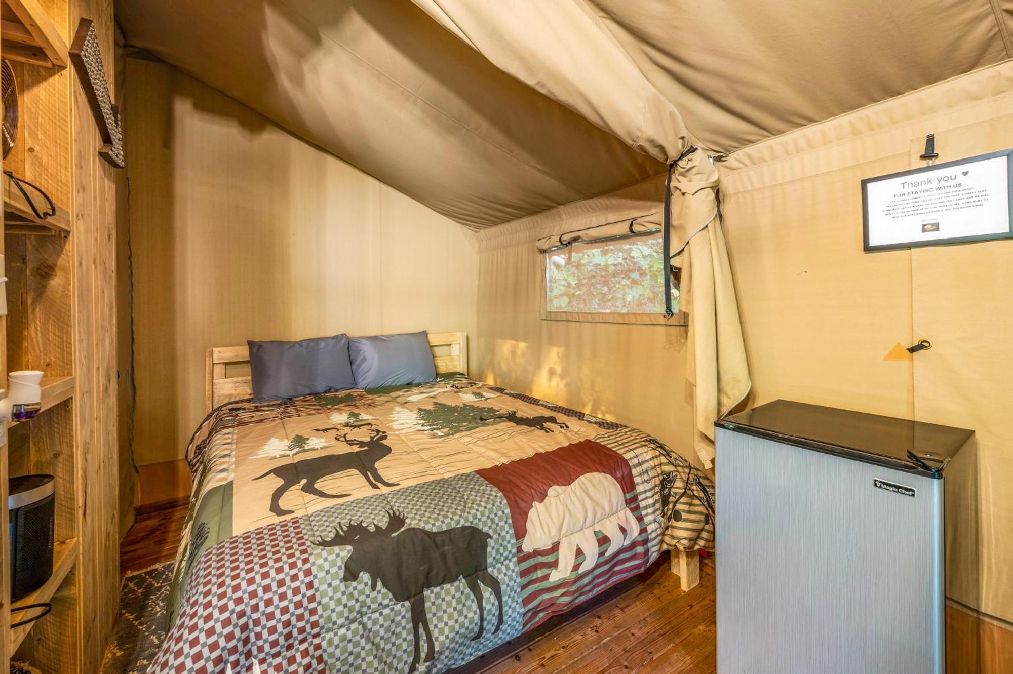 Firefly Season Glamping Hotel Sevierville Exterior photo