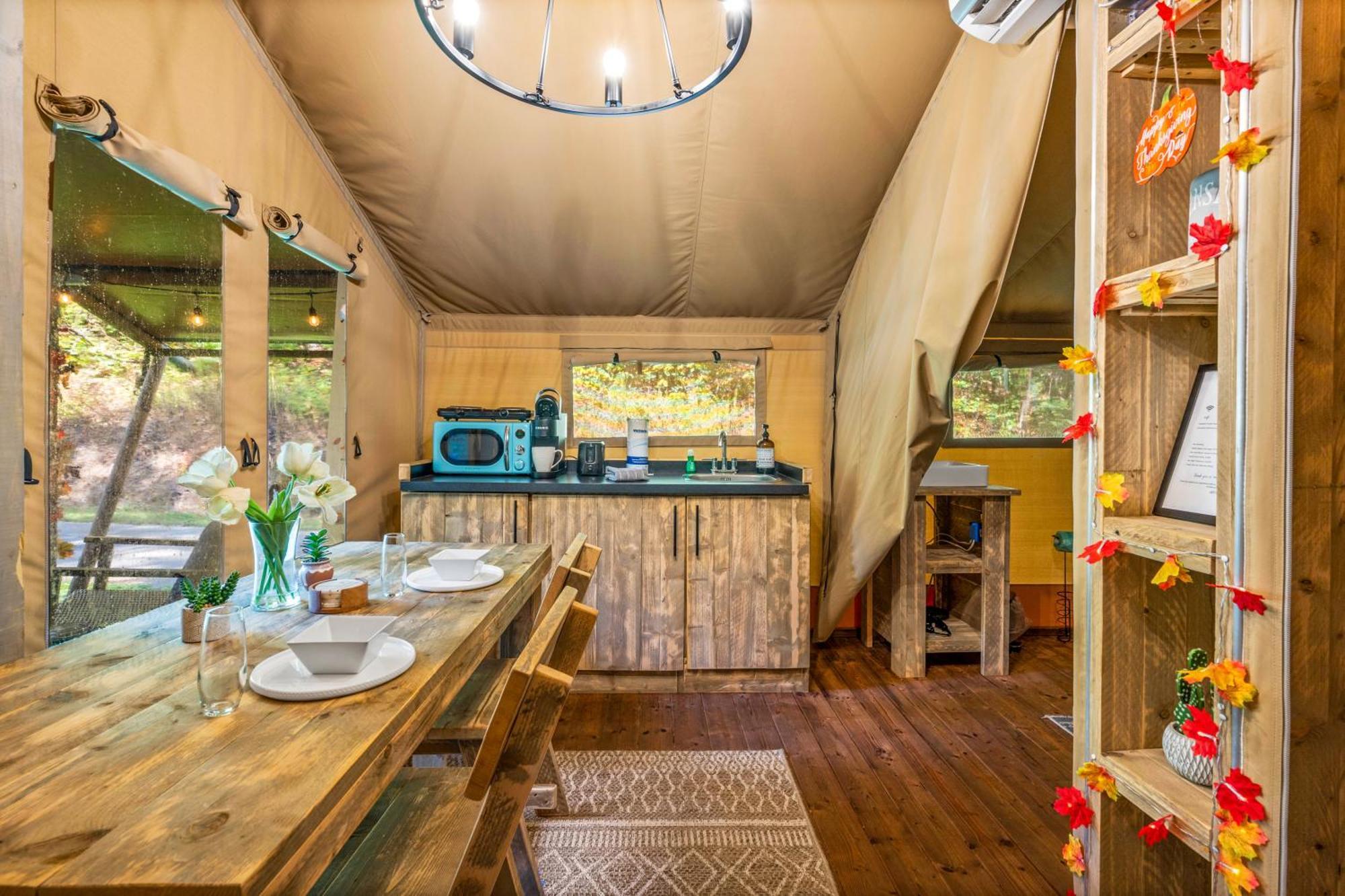 Firefly Season Glamping Hotel Sevierville Exterior photo