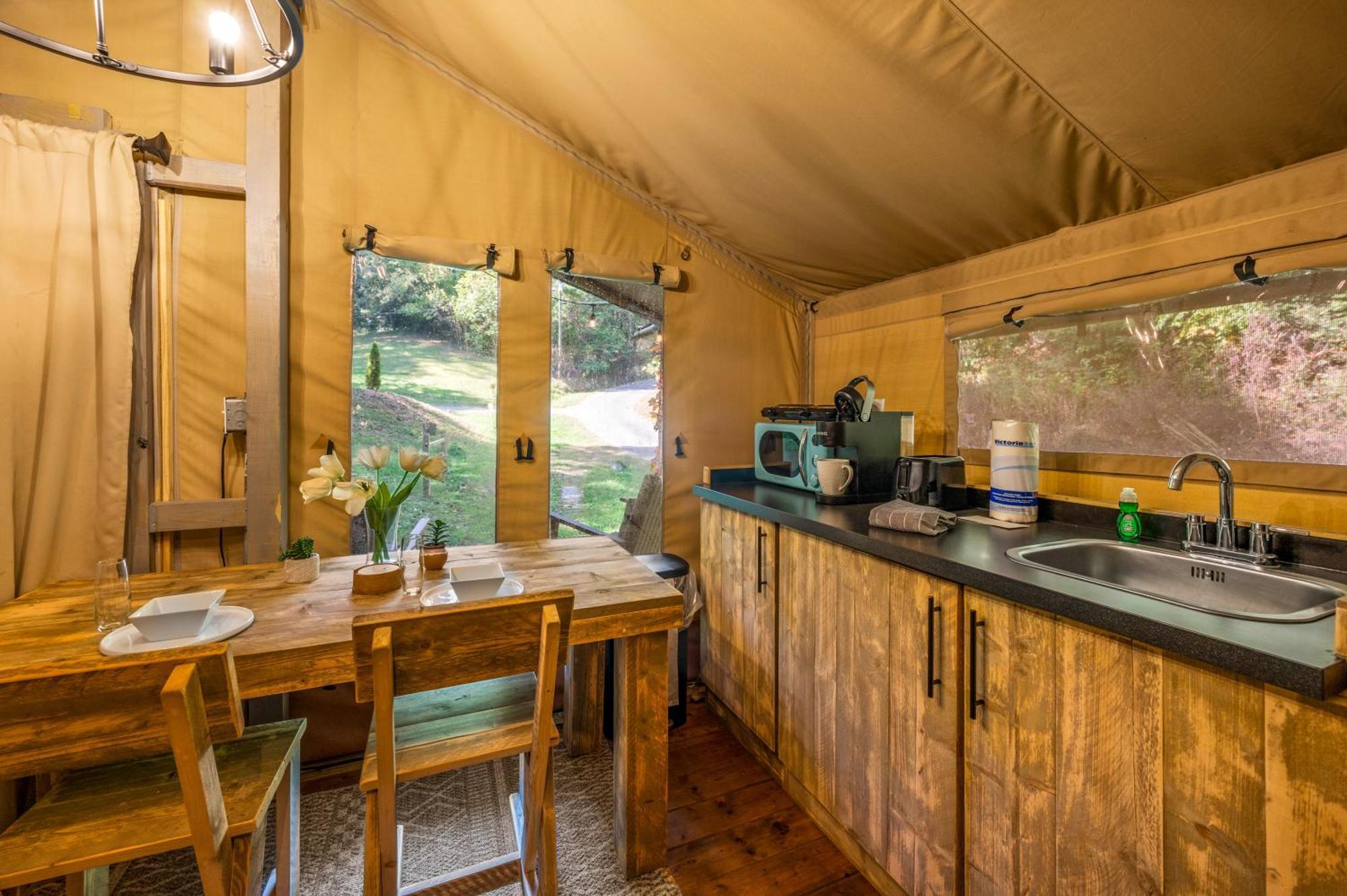Firefly Season Glamping Hotel Sevierville Exterior photo