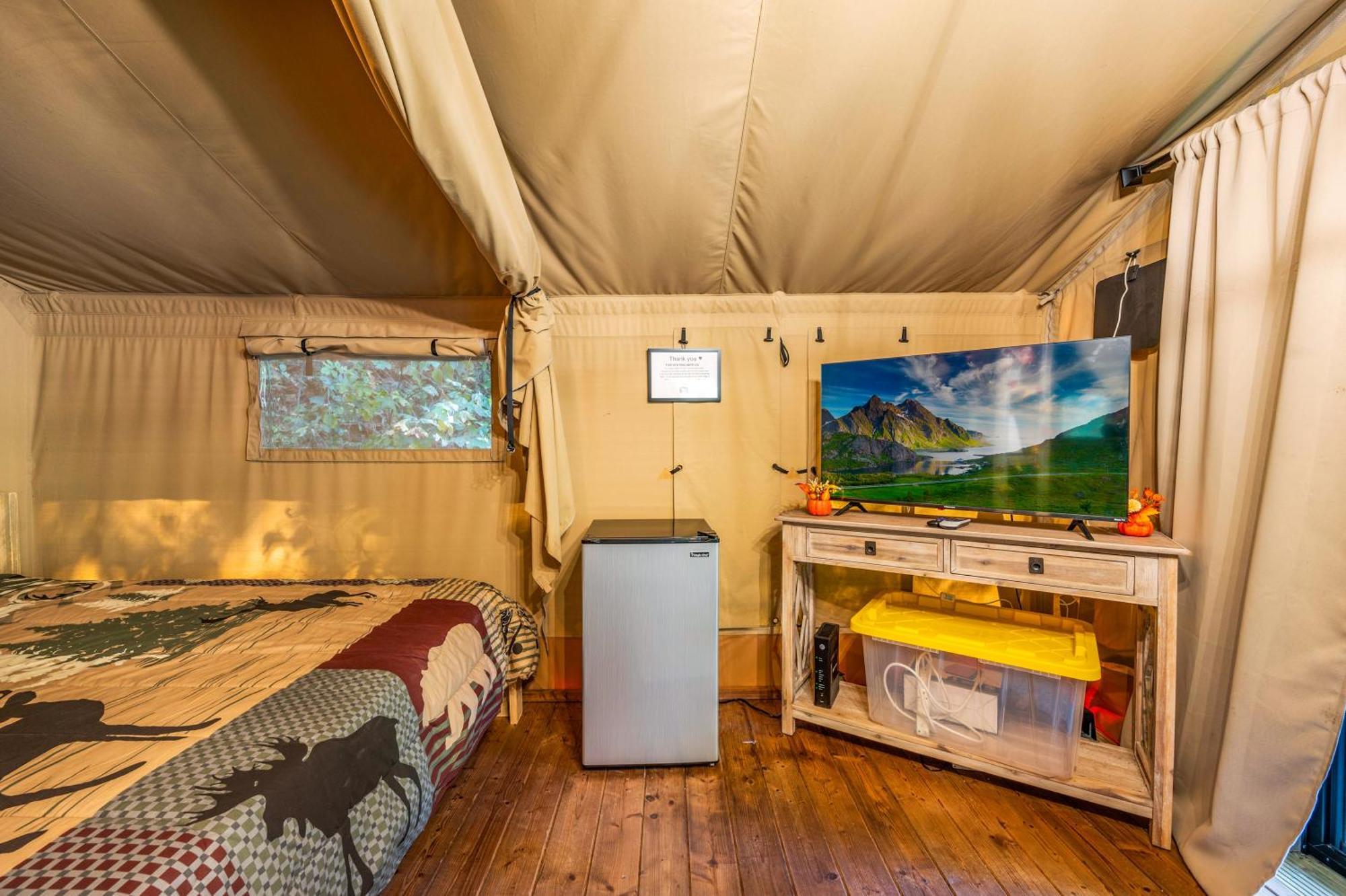 Firefly Season Glamping Hotel Sevierville Exterior photo